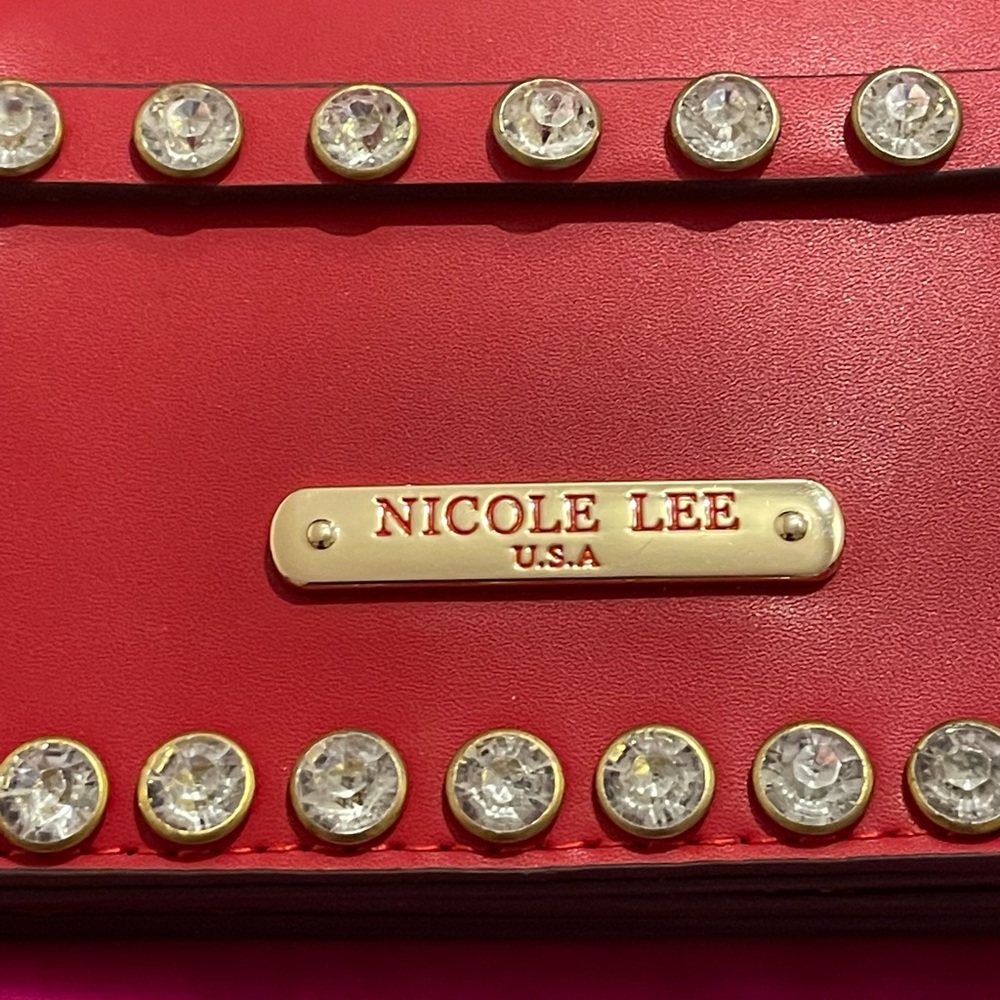 Nicole lee clutch